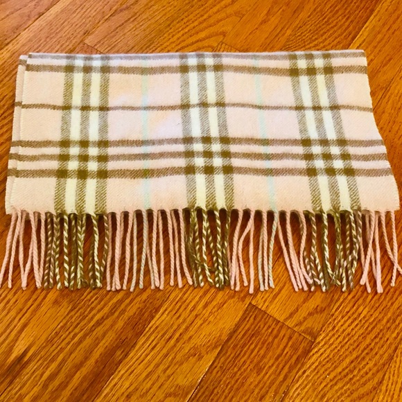 Burberry pale pink nova check 100% Cashmere scarf - Picture 1 of 4